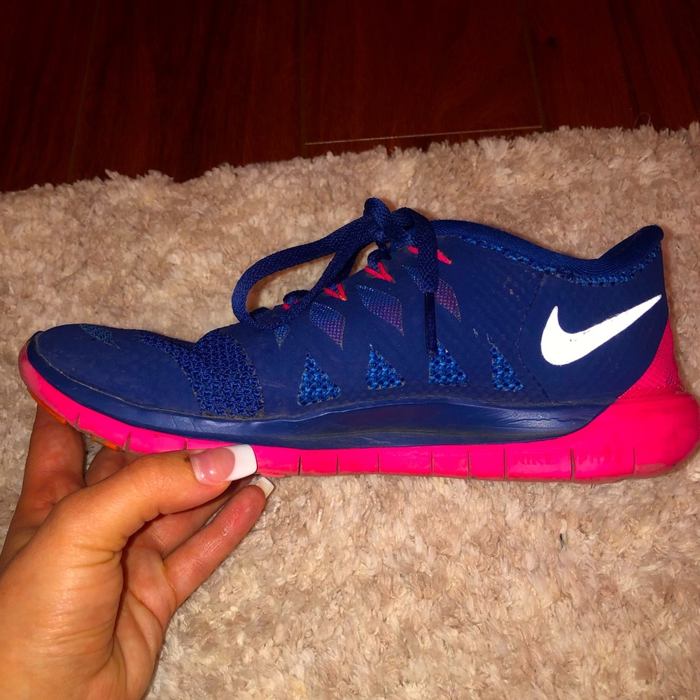 Womens Nike Free 5.0 size 5 sneaker!